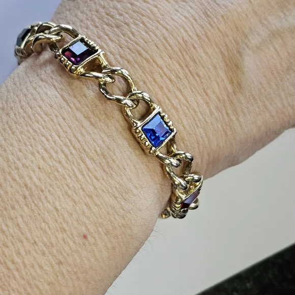 Vintage Swarovski Heavy Gold Tone Bracelet! ✨️ - Picture 4 of 7